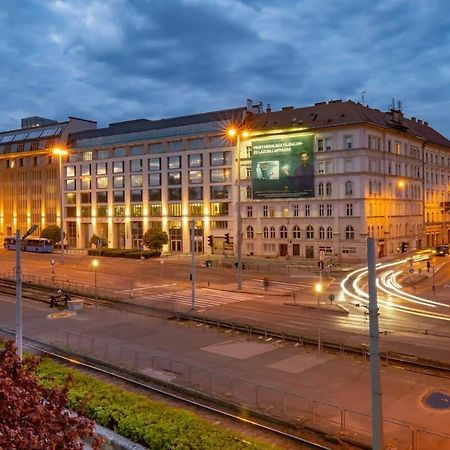 Chic Central Flat With River View Budapeste Exterior foto