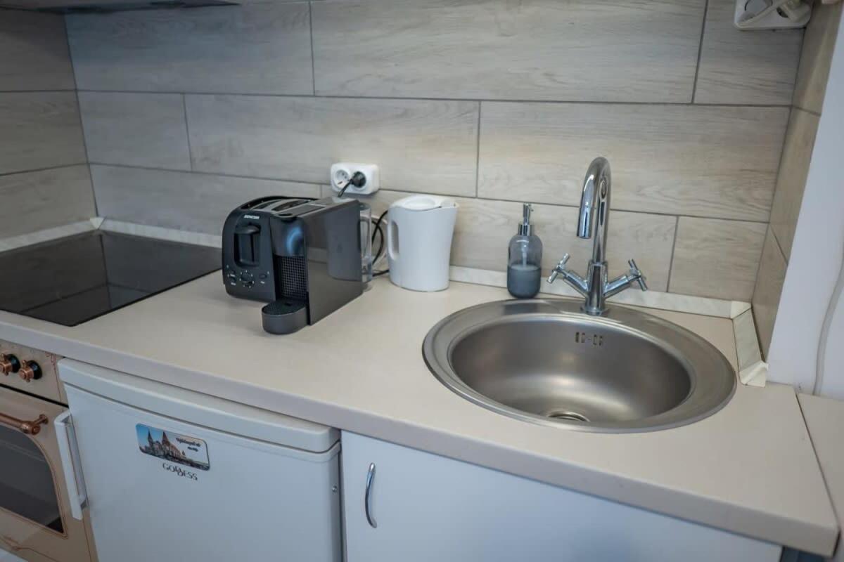 Chic Central Flat With River View Budapeste Exterior foto