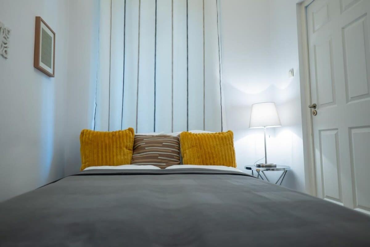 Chic Central Flat With River View Budapeste Exterior foto