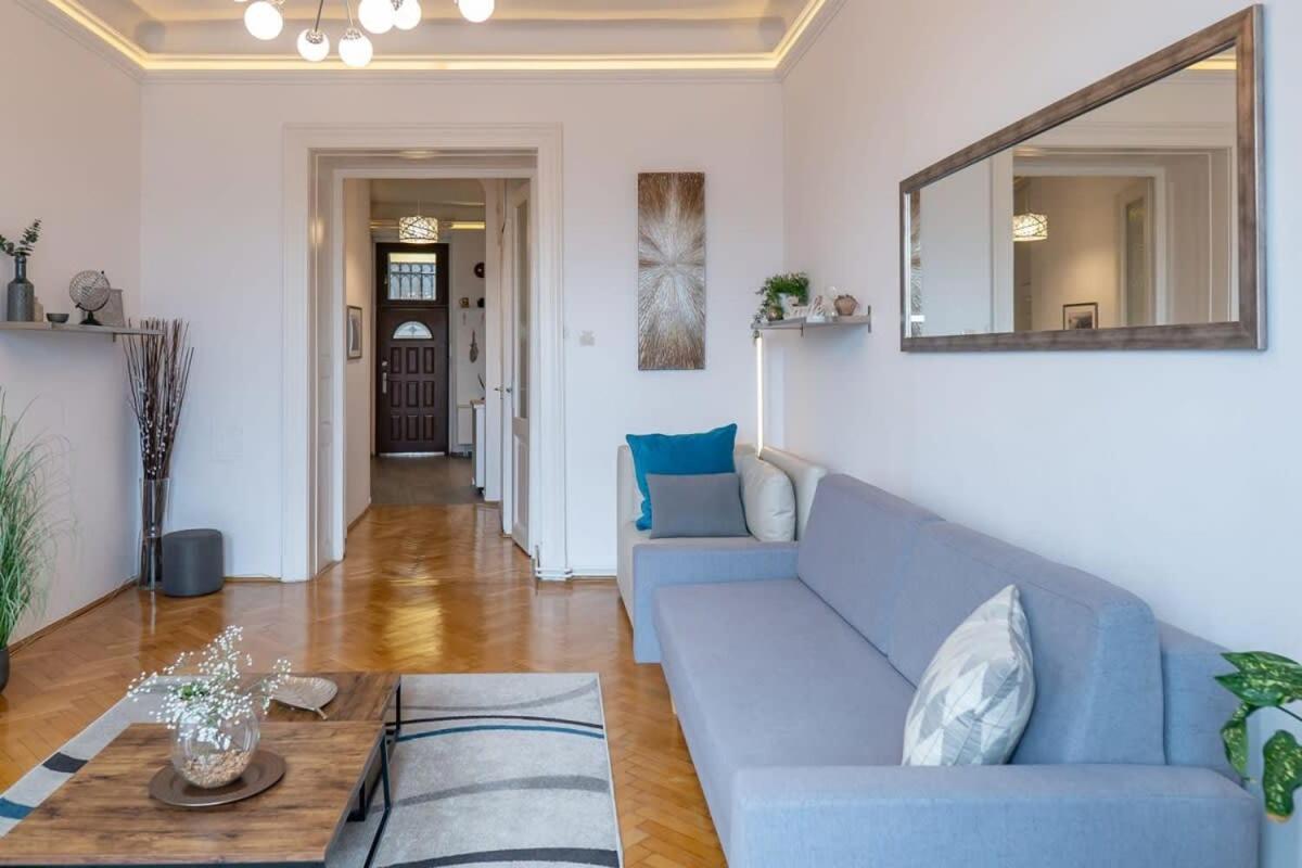 Chic Central Flat With River View Budapeste Exterior foto